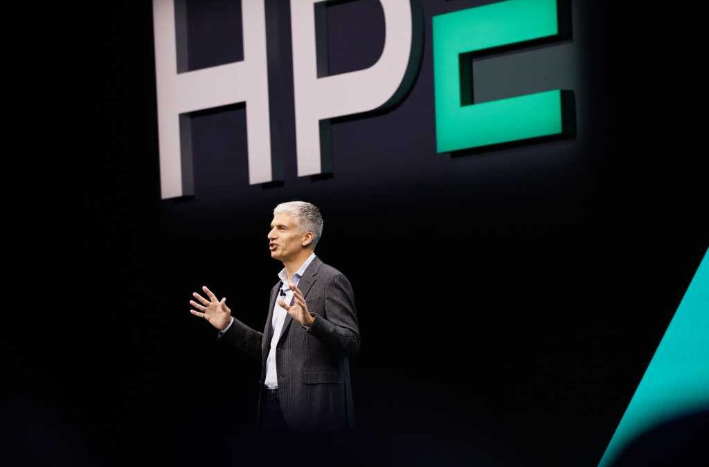 HPE מעלה את תחזית הרשתות למרכזי נתונים, הזמנת Helios עוברת את 1.2 מיליארד הדולר